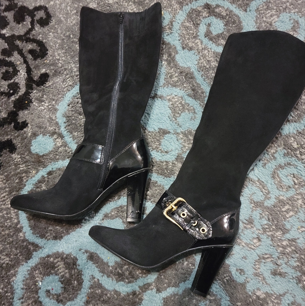 Black size 9 boots, pattern leather with faux suede